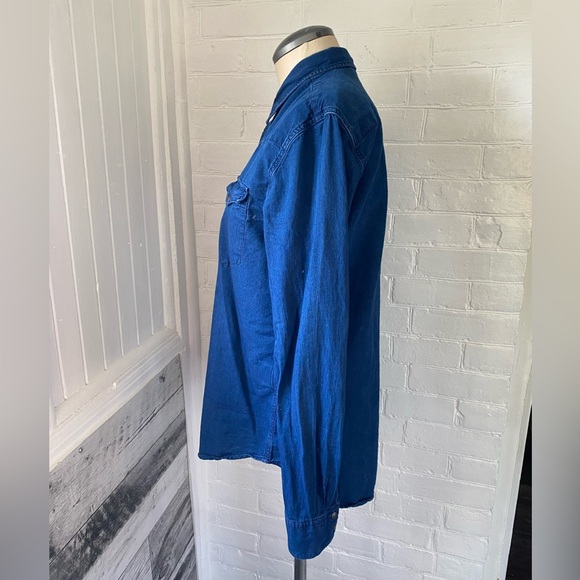 LEVI’S denim shirt - Picture 2 of 6